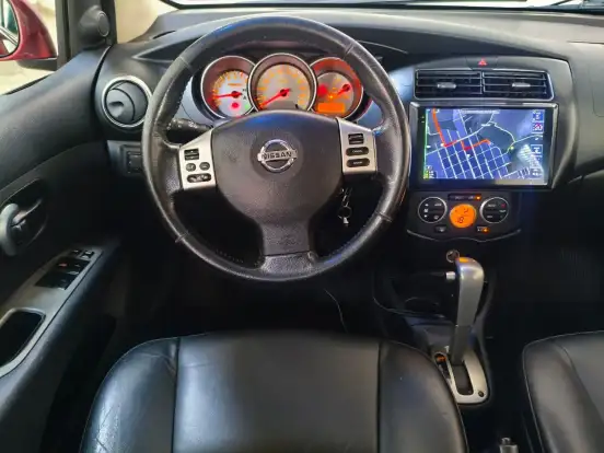 NISSAN-LIVINA-2013