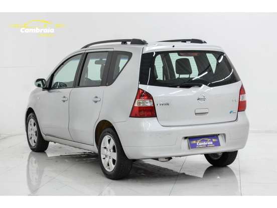 NISSAN-LIVINA-1.6 SL 16V FLEX 4P MANUAL NISSAN-LIVINA-2011