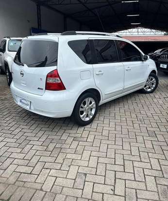 NISSAN-LIVINA-2013