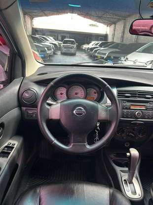 NISSAN-LIVINA-1.8 S 16V FLEX 4P AUTOMÁTICO NISSAN-LIVINA-2013