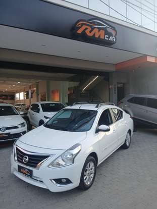 NISSAN-VERSA-2020