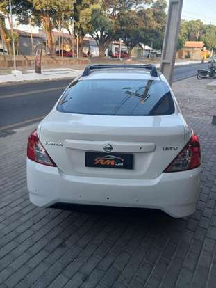 NISSAN-VERSA-2020