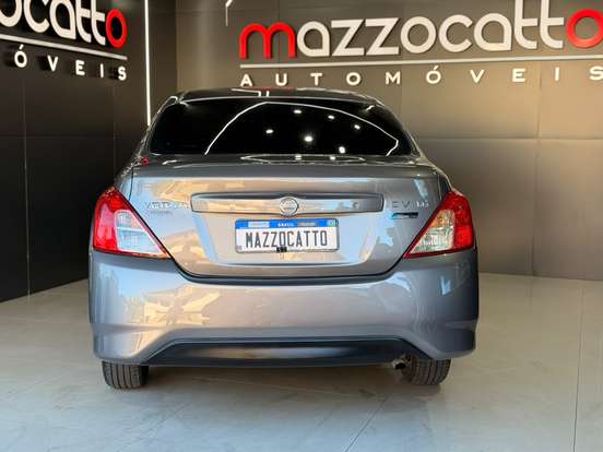 NISSAN-VERSA-1.6 16V FLEXSTART SV 4P XTRONIC NISSAN-VERSA-2017