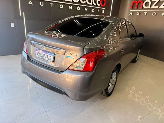 NISSAN-VERSA-2017
