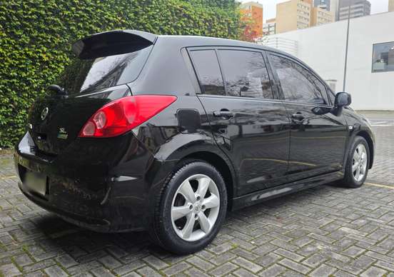 NISSAN-TIIDA-2012