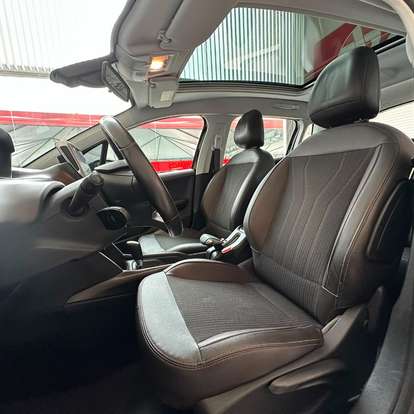 PEUGEOT-2008-2020
