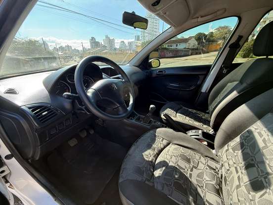 PEUGEOT-207-2009