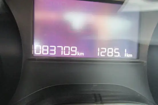 PEUGEOT-208-2017