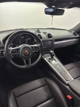 PORSCHE-718-2022