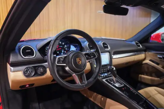 PORSCHE-718-2022