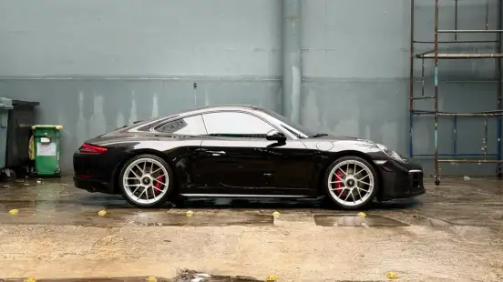 PORSCHE-911-2017