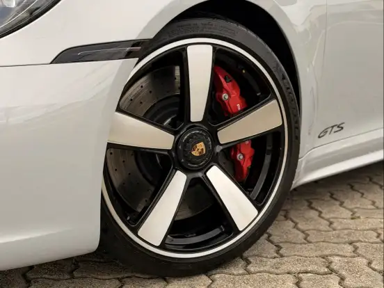 PORSCHE-911-3.0 24V H6 GASOLINA TARGA 4 GTS PDK PORSCHE-911-2023