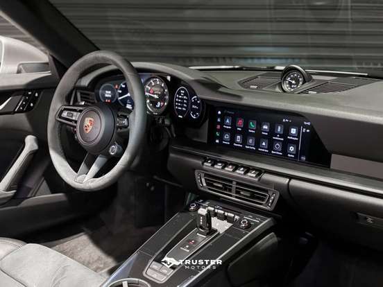 PORSCHE-911-2024