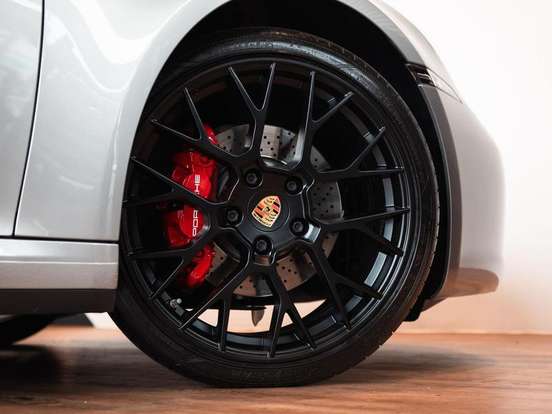 PORSCHE-911-2020