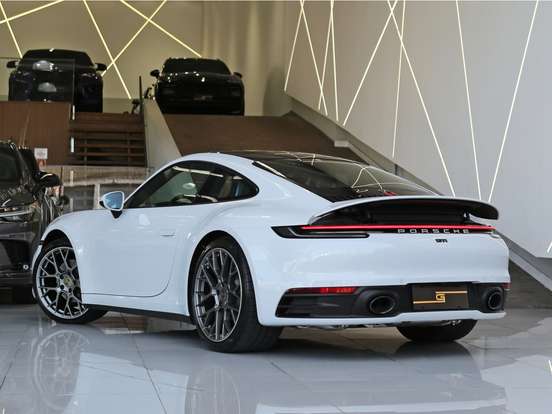PORSCHE-911-2020