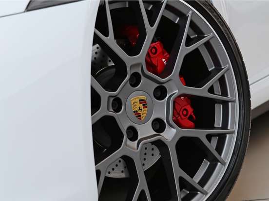 PORSCHE-911-2020