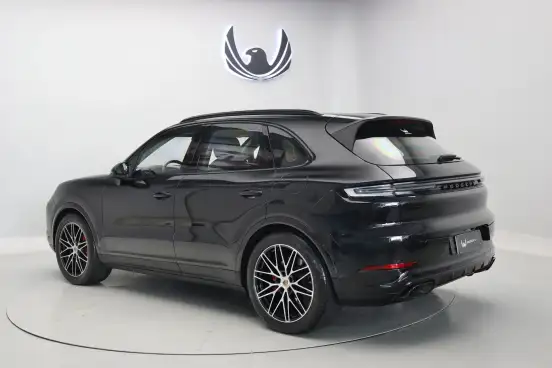 PORSCHE-CAYENNE-2025