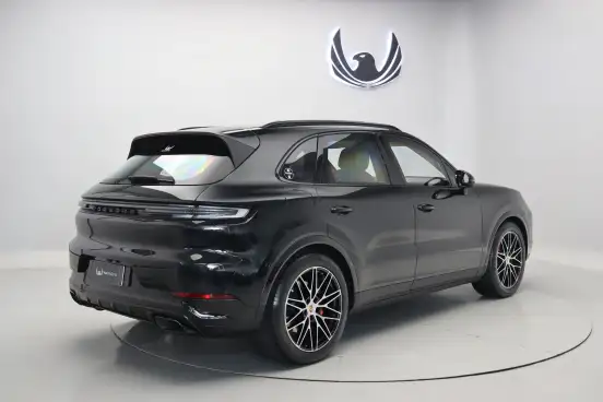 PORSCHE-CAYENNE-2025