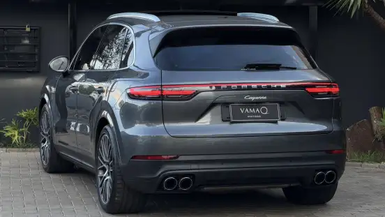 PORSCHE-CAYENNE-2022