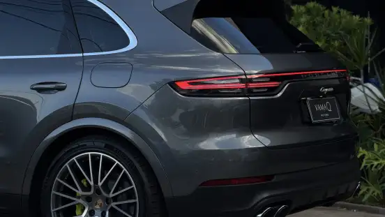 PORSCHE-CAYENNE-2022