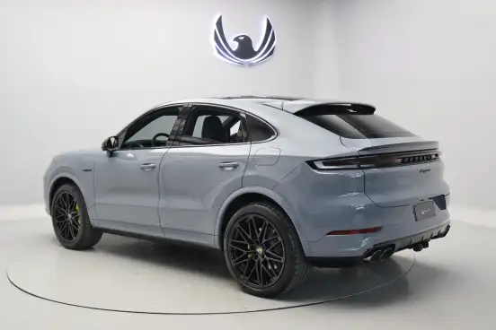 PORSCHE-CAYENNE-2025