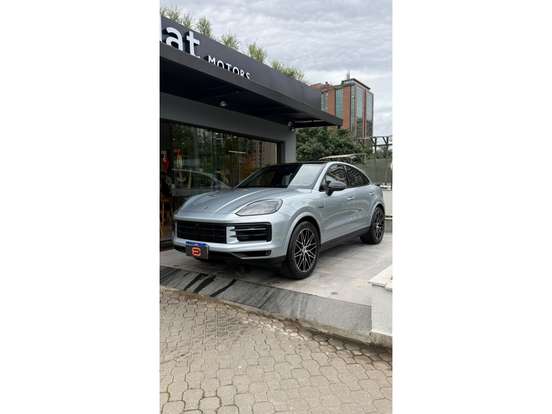 PORSCHE-CAYENNE-2025
