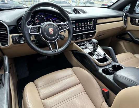 PORSCHE-CAYENNE-2023
