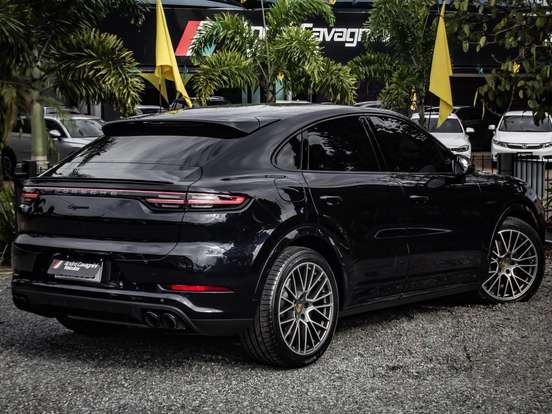 PORSCHE-CAYENNE-2022