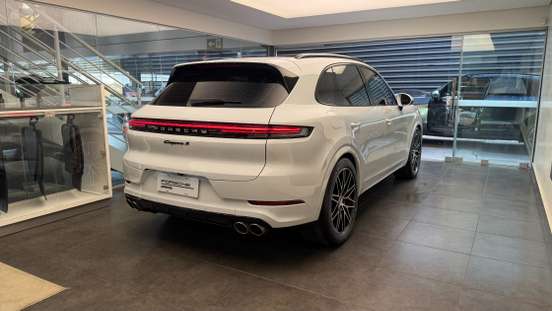 PORSCHE-CAYENNE-2024