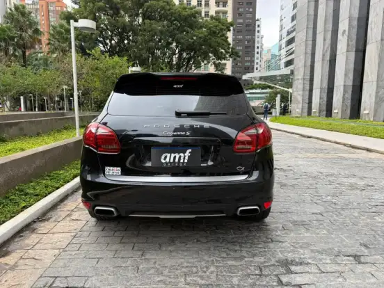 PORSCHE-CAYENNE-2010