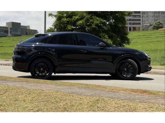 PORSCHE-CAYENNE-2022