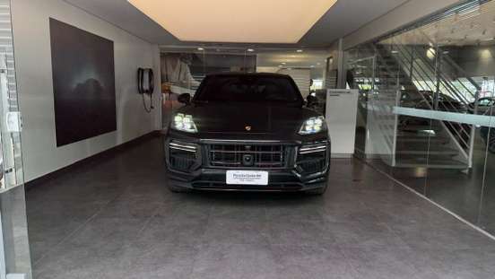 PORSCHE-CAYENNE-2025