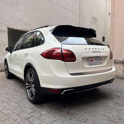 PORSCHE-CAYENNE-2011