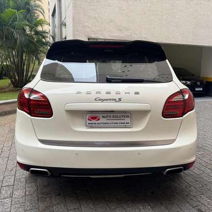 PORSCHE-CAYENNE-2011