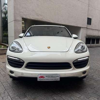 PORSCHE-CAYENNE-2011