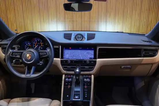 PORSCHE-MACAN-2022