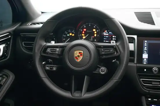 PORSCHE-MACAN-2025