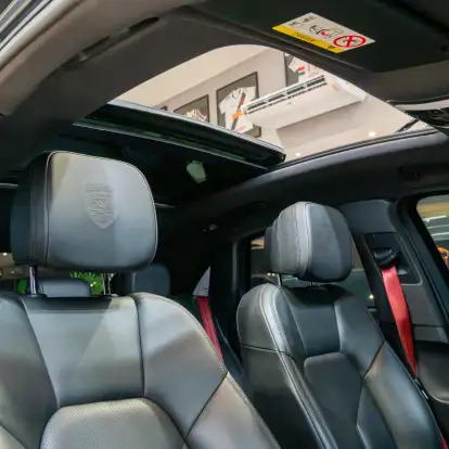 PORSCHE-MACAN-2021