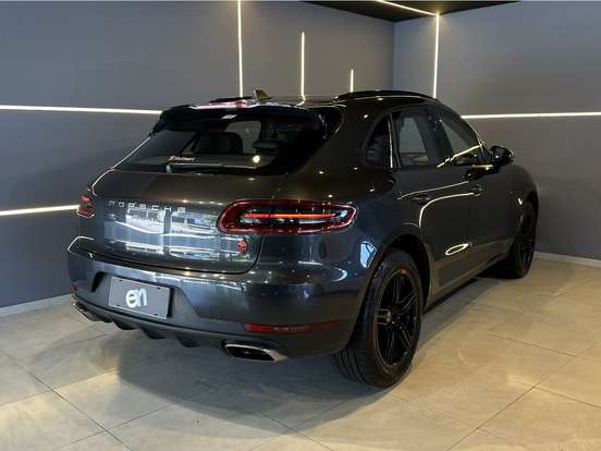 PORSCHE-MACAN-2016