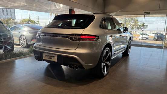 PORSCHE-MACAN-2025