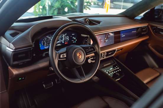 PORSCHE-MACAN-2024