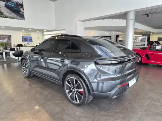 PORSCHE-MACAN-2025