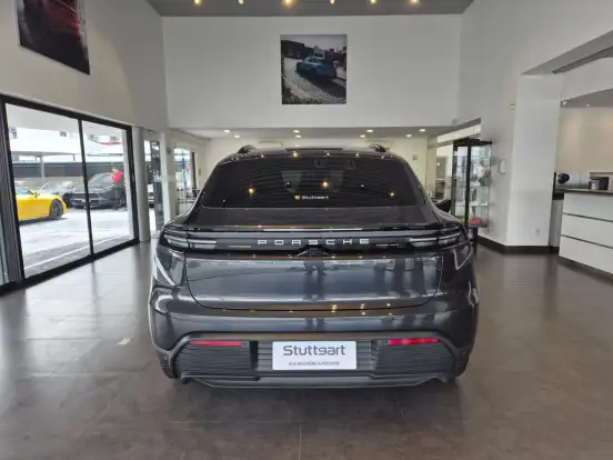 PORSCHE-MACAN-2025