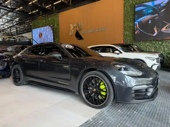 PORSCHE-PANAMERA-2020