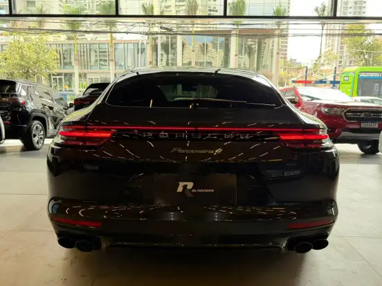 PORSCHE-PANAMERA-2020