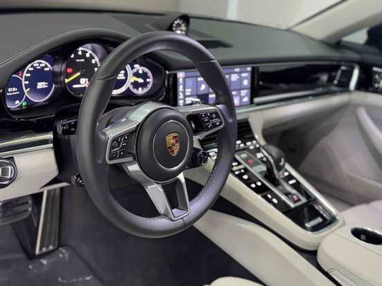 PORSCHE-PANAMERA-2020