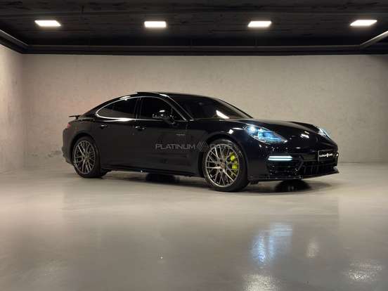 PORSCHE-PANAMERA-2020