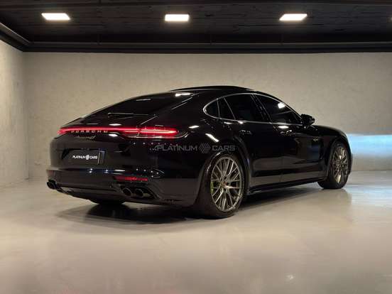 PORSCHE-PANAMERA-2020