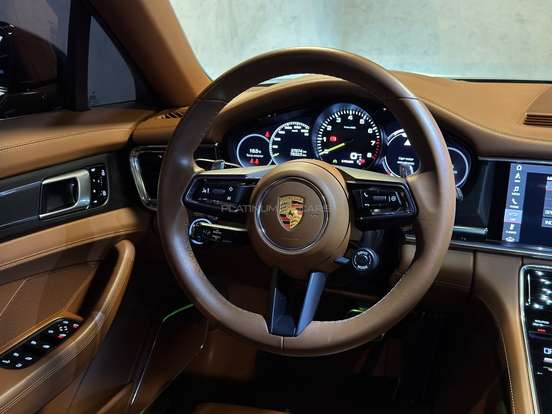 PORSCHE-PANAMERA-2020
