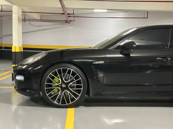 PORSCHE-PANAMERA-2012